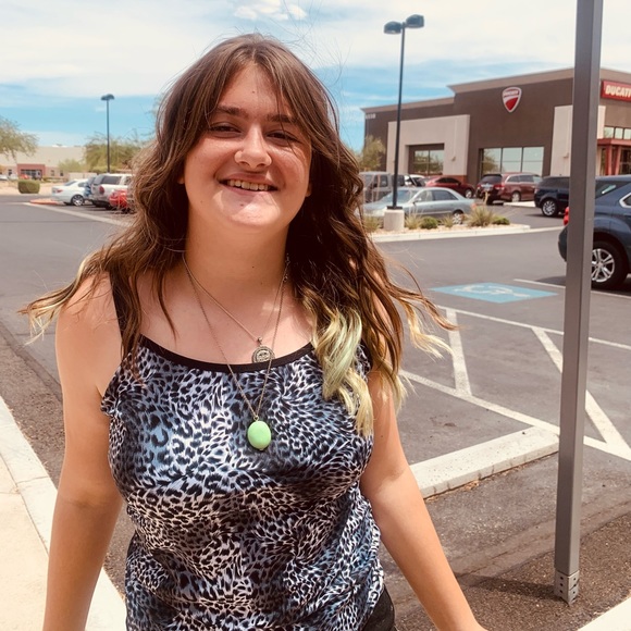 Meet your Posher, Lisa - Picture 7 of 8